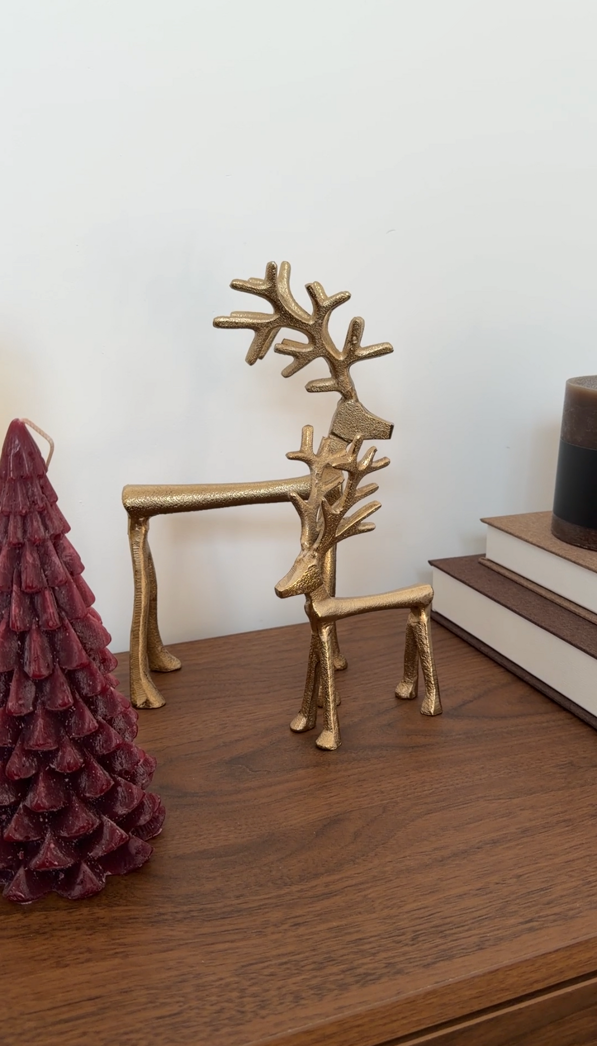Kerstdecoratie rendier goud in twee maten