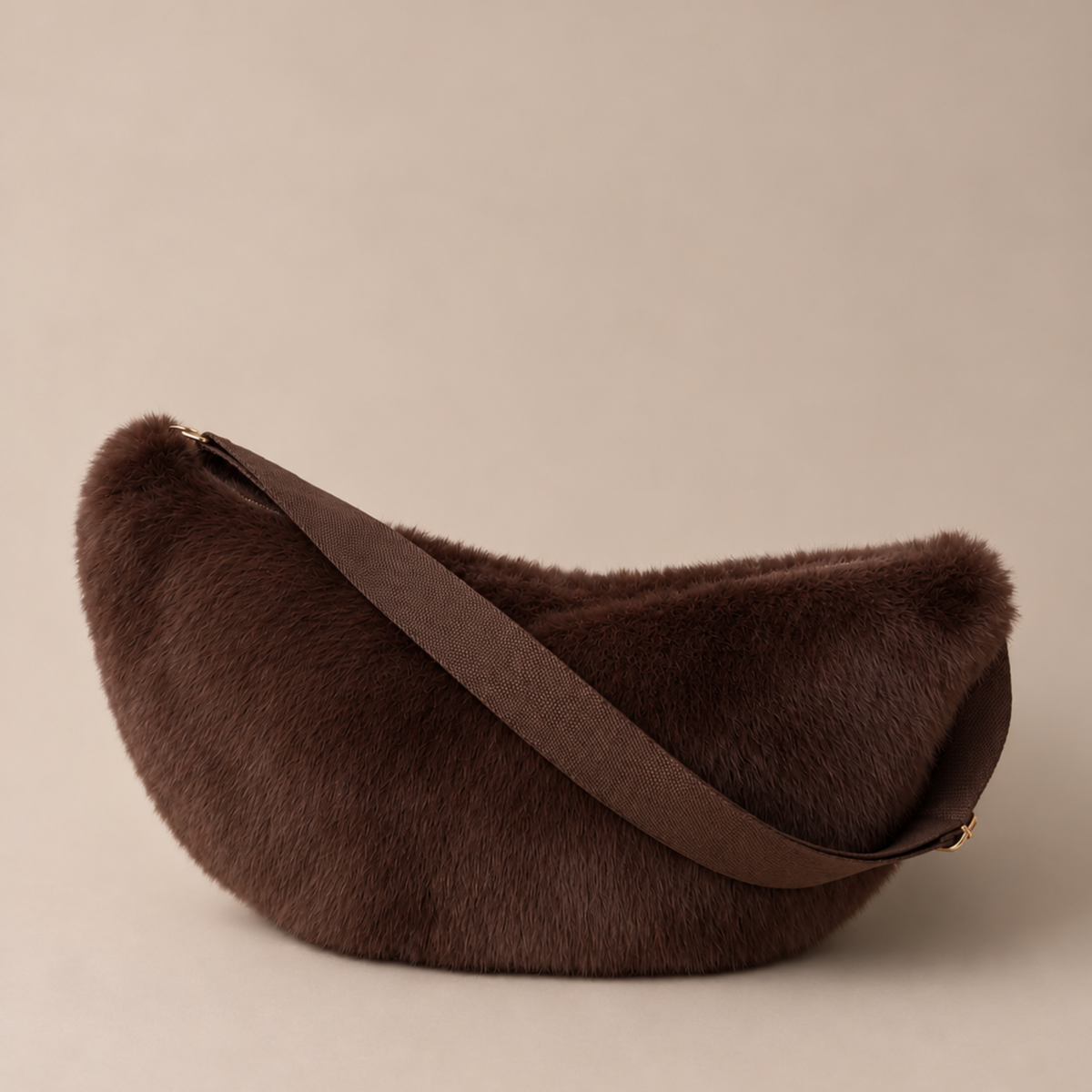Bruine furry crossbody tas met verstelbare schouderband