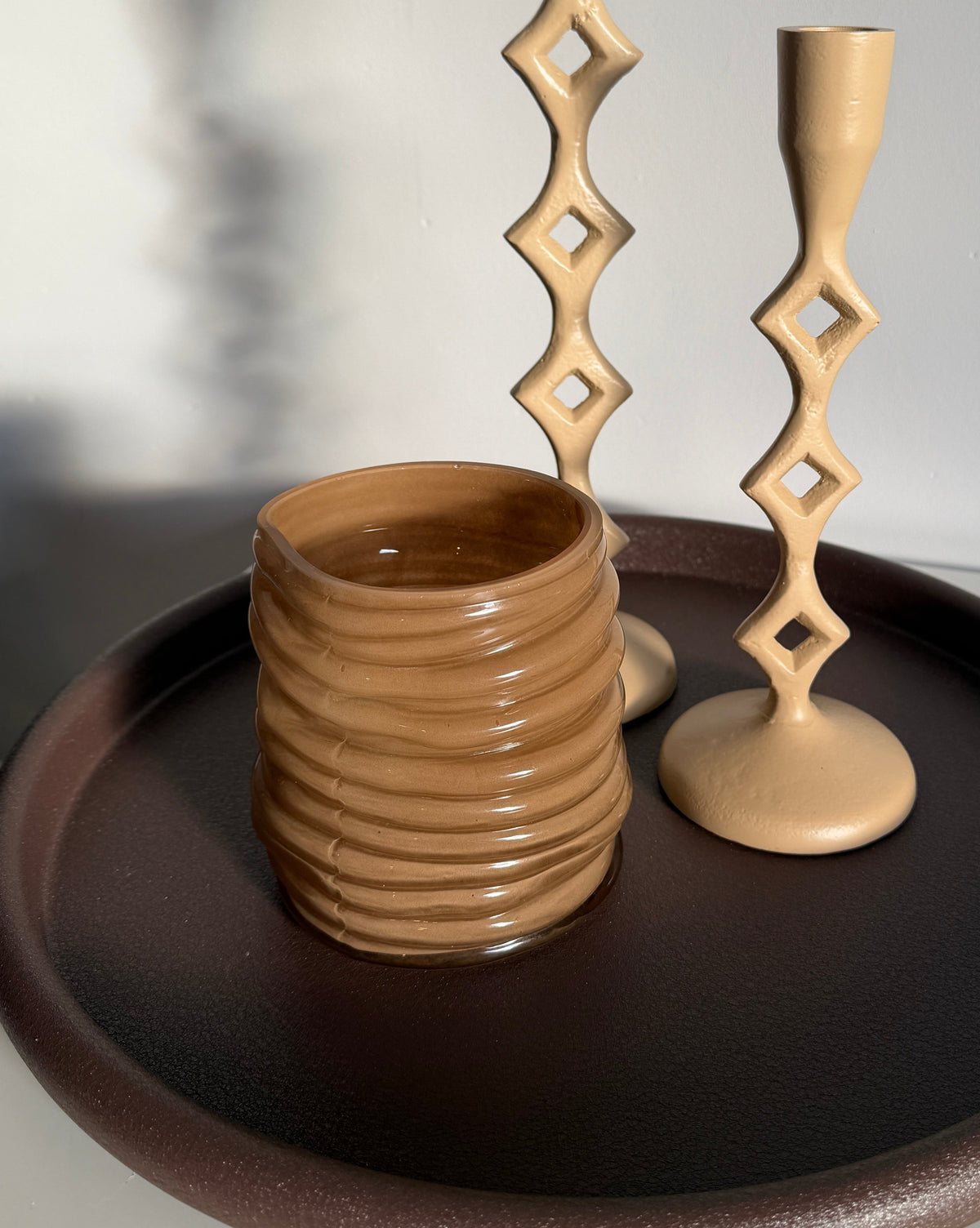 Light & Living Milyan waxinelichthouder Milky Brown van geribbeld bruin glas in maat M
